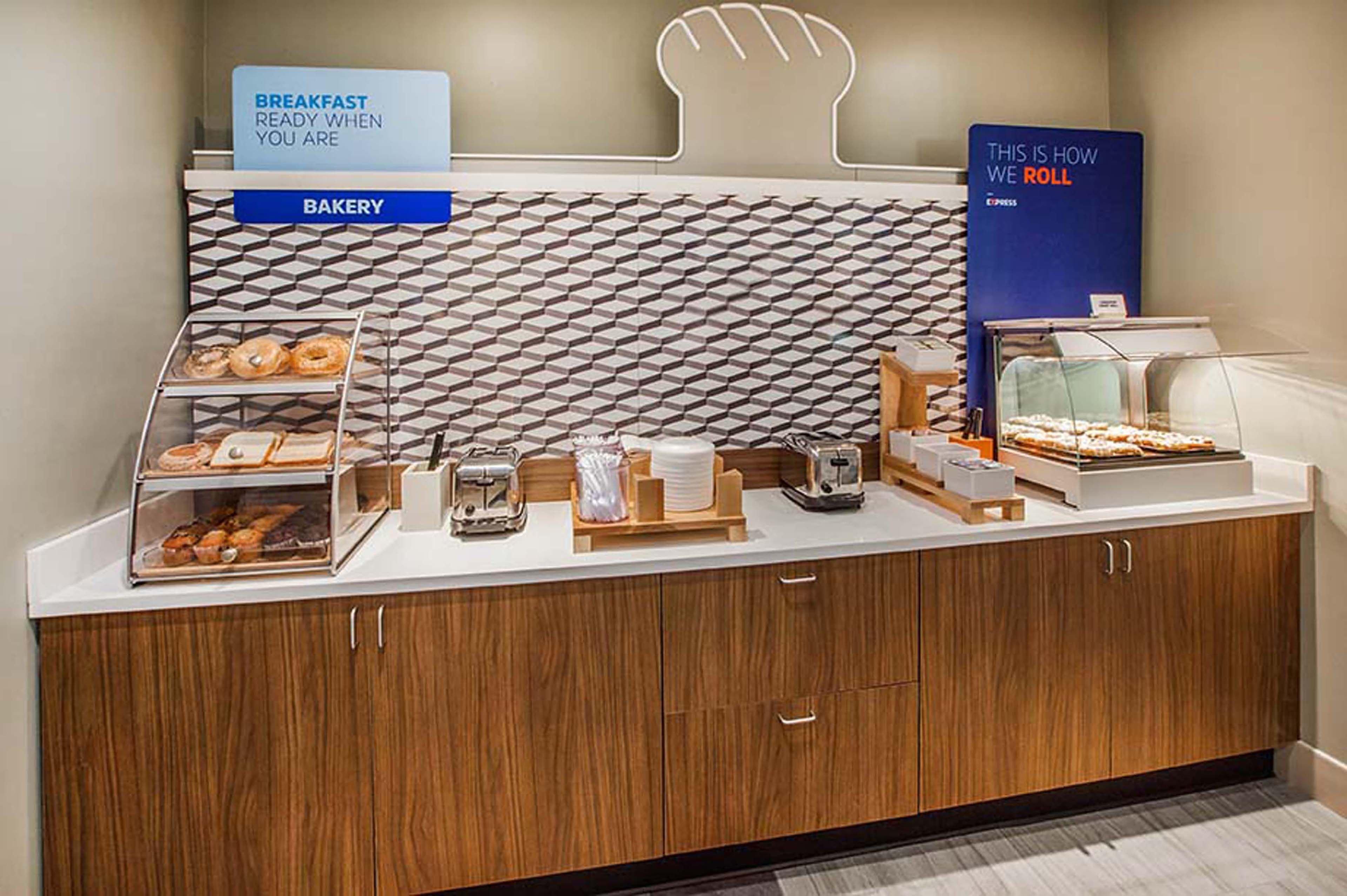 Holiday Inn Express & Suites Oak Ridge By Ihg Екстериор снимка