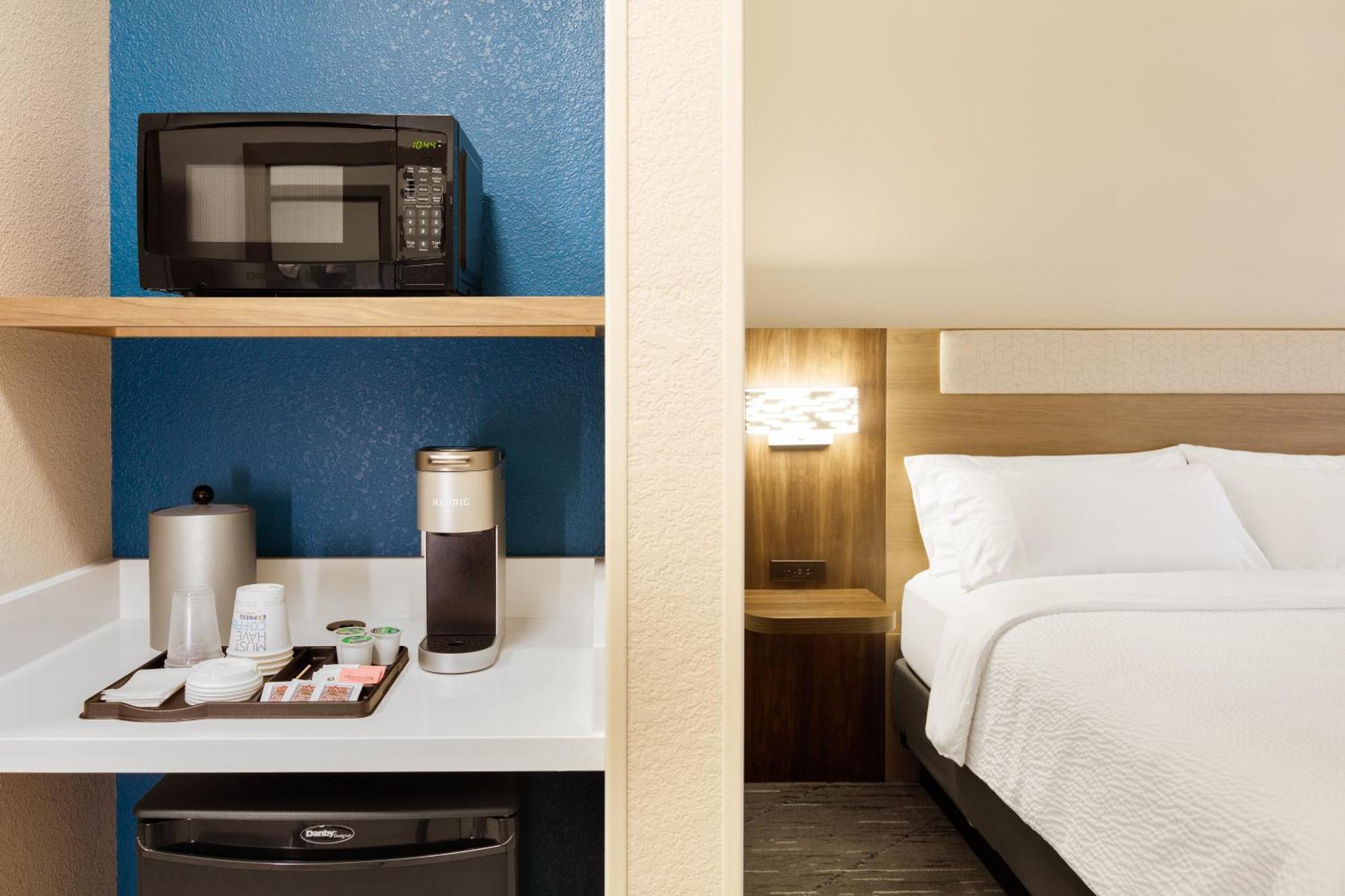 Holiday Inn Express & Suites Oak Ridge By Ihg Екстериор снимка